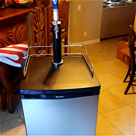 We carry 5- and 10-pound aluminum CO2 tanks as well as 10-pound Nitrogen tanks that are used for Guinness Stout. . Kegerator for sale near me